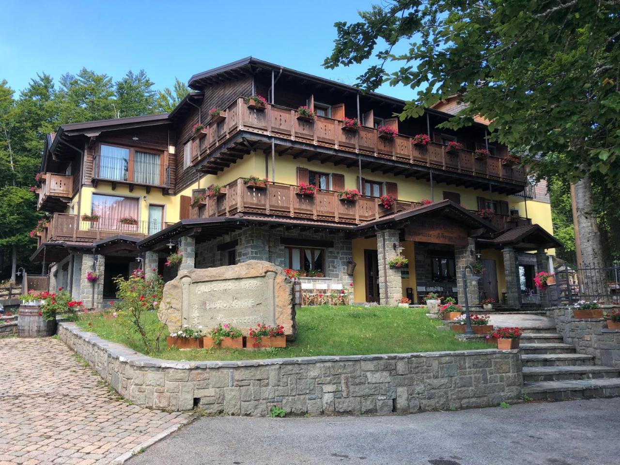 Albergo Bertocchi Collagna Exteriér fotografie